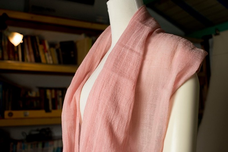 草木染の茜色強撚り綿タオル - スカーフ - シルク・絹 ピンク