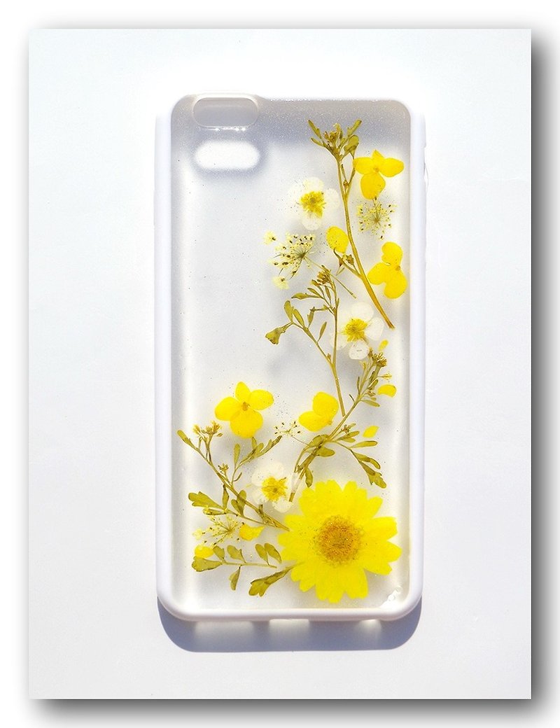Annys workshop hand-pressed flower phone case, suitable for Apple iphone 6 plus, summer chrysanthemum - เคส/ซองมือถือ - วัสดุอื่นๆ สีเหลือง