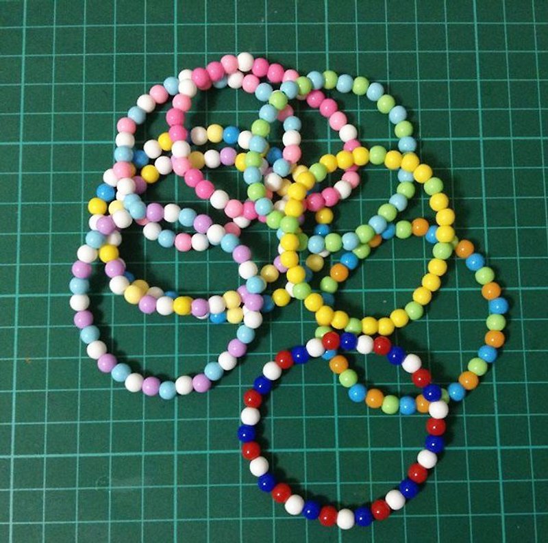 Choose from three candy bead bracelets with color matching ((Randomly send a mysterious gift if you are over 600)) - สร้อยข้อมือ - วัสดุอื่นๆ หลากหลายสี