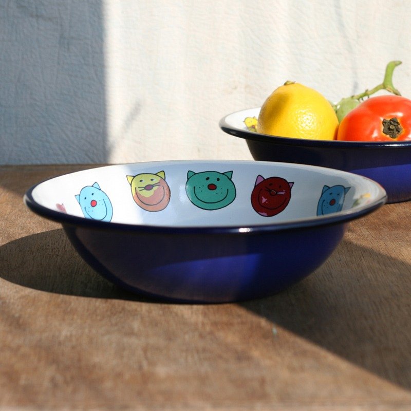 ディープサファイアブルーのエナメルディスクプラハSmaltum広口ニャーマイク - 小皿 - 琺瑯 ブルー