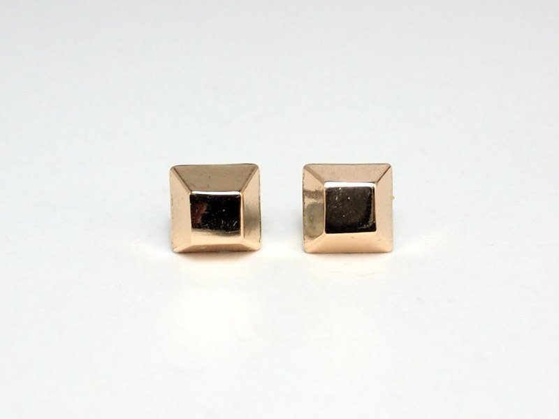 Circle dot 金色巧克 不鏽鋼耳針 耳夾 耳環 149 - 耳環/耳夾/耳骨夾 - 其他金屬 金色