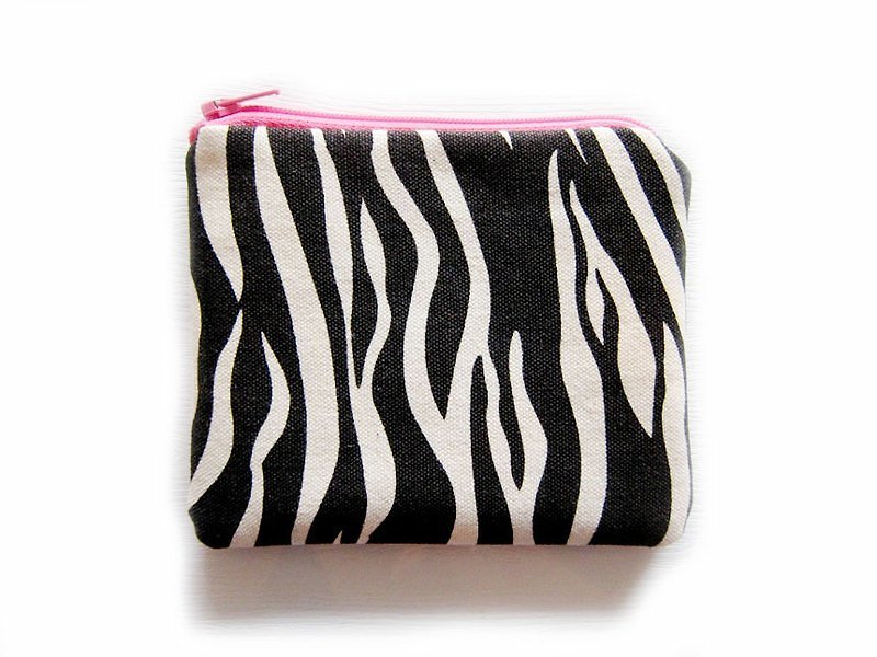 Zipper bag/coin purse/mobile phone case zebra - กระเป๋าใส่เหรียญ - วัสดุอื่นๆ 