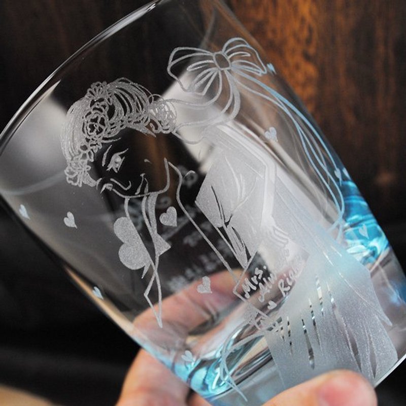 340cc (one pair price)] [MSA GLASS ENGRAVING romantic love bow style wedding Q edition doll lettering lettering glass cup for cup wedding gifts wedding was small portraits - ภาพวาดบุคคล - แก้ว สีน้ำเงิน