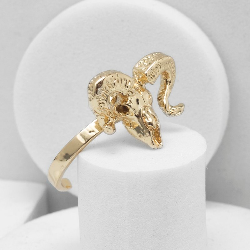 Recovery Sheep Skull Ring (Gold) - แหวนทั่วไป - โลหะ สีทอง