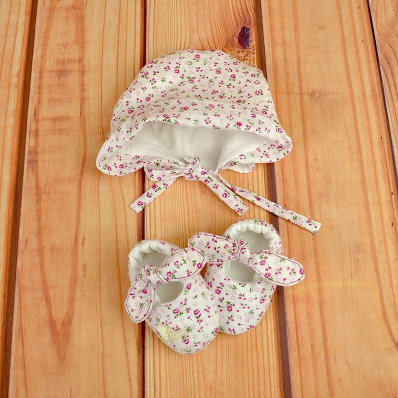 Great small floral pink shoes + caps two-piece (Newborn) - รองเท้าเด็ก - วัสดุอื่นๆ สึชมพู