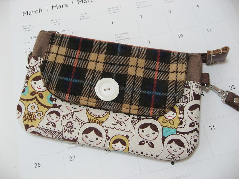 Double zipper bag / hand bag / messenger bag / cell phone pocket - Russian Dolls (brown) - Other - Other Materials Yellow