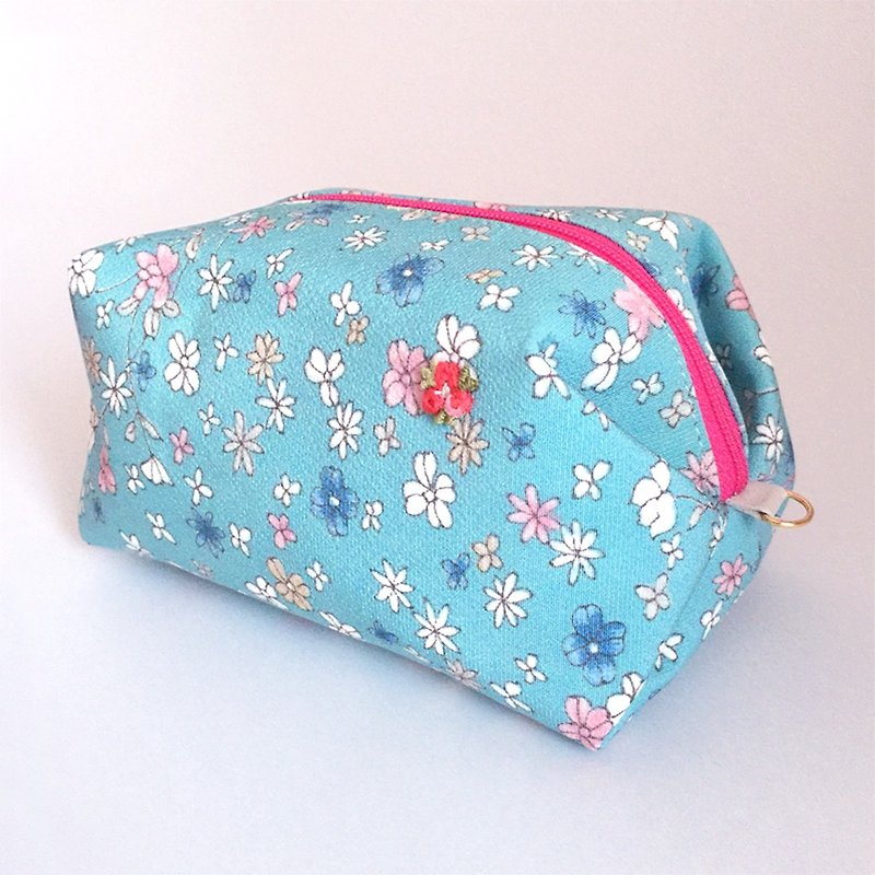 Pouch with Japanese Traditional Pattern, Kimono (Large) "Silk" - Toiletry Bags & Pouches - Other Materials Blue