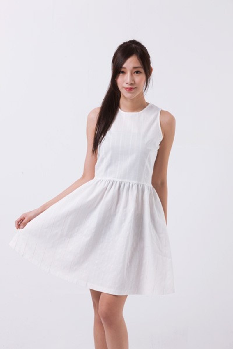 iinpress straight lines cotton dress - ชุดเดรส - ผ้าฝ้าย/ผ้าลินิน ขาว