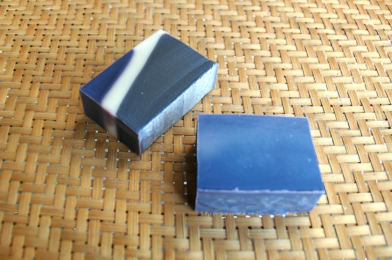 Comfrey honey milk soap - Soap - Other Materials Purple