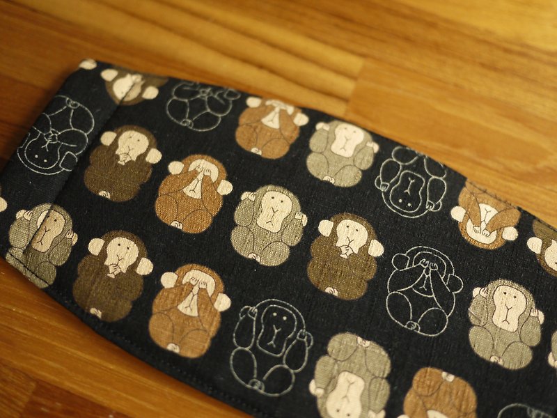 [Katie. C Katie. heart. Feel life] hand-made masks = Japan imported fabrics * polite little black monkey = - หน้ากาก - วัสดุอื่นๆ สีดำ