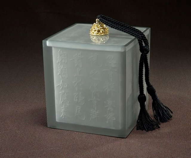 管370☆中国☆アンティーク☆手彫り☆カンファーチェスト☆収納箱☆ 英国から届いた盾形鏡のおしゃれな鏡台、アンティークの