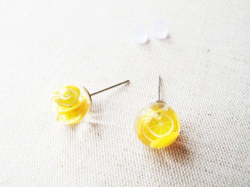 ＊Rosy Garden＊Orange water inside glass ball stud earrings - Earrings & Clip-ons - Glass Orange