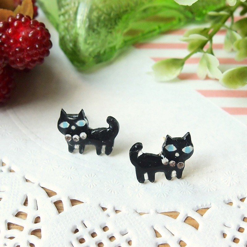 オリジナルの手作りの青い目の黒猫のイヤリングをニャー - ピアス・イヤリング - プラスチック ブラック