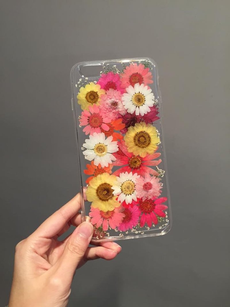 Oone_n_Only Handmade pressed flower phone case multicolor - สร้อยติดคอ - พลาสติก 