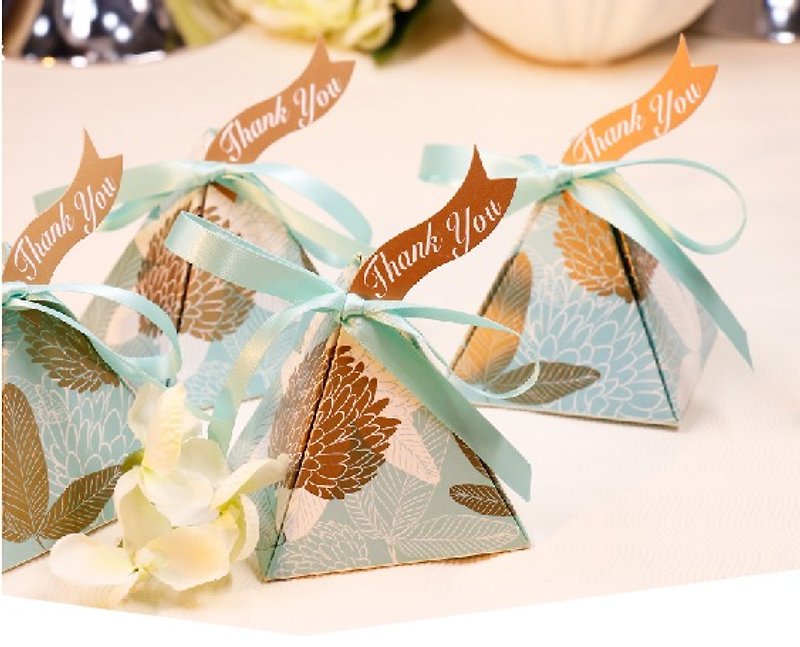 Hand-made waltz-additional purchase area-bronzing triangle ribbon box - Other - Paper 