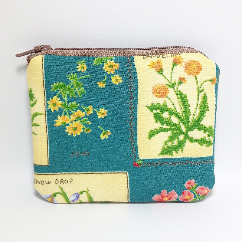 Retro flowers purse - กระเป๋าใส่เหรียญ - วัสดุอื่นๆ สีเขียว
