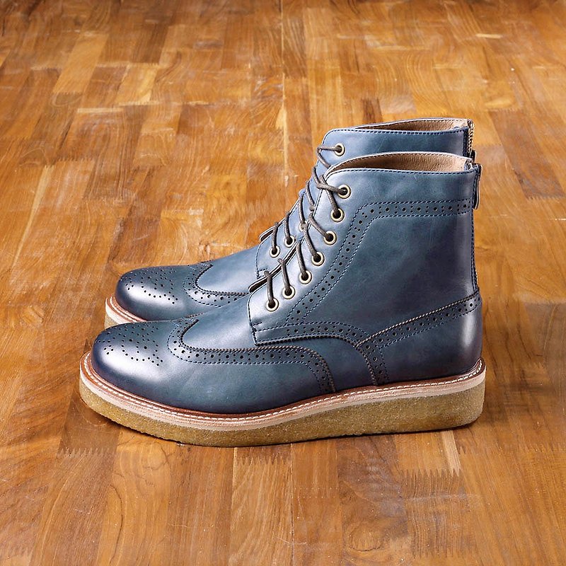 Vanger elegant and beautiful ‧Outdoor heavy sense engraving peanut gum thick boots Va81 gradient tide blue (a small size) - รองเท้าลำลองผู้ชาย - หนังแท้ สีน้ำเงิน