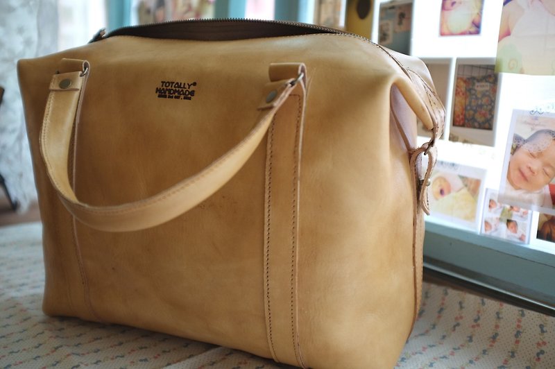 Primary color, big doctor bag - กระเป๋าถือ - หนังแท้ สีนำ้ตาล