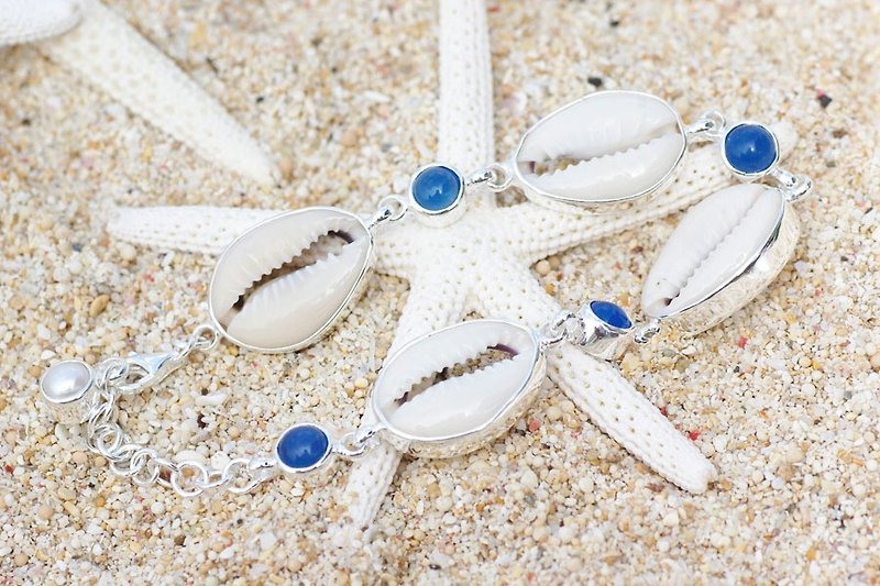 Shell and blue agate bracelet - Bracelets - Gemstone Blue