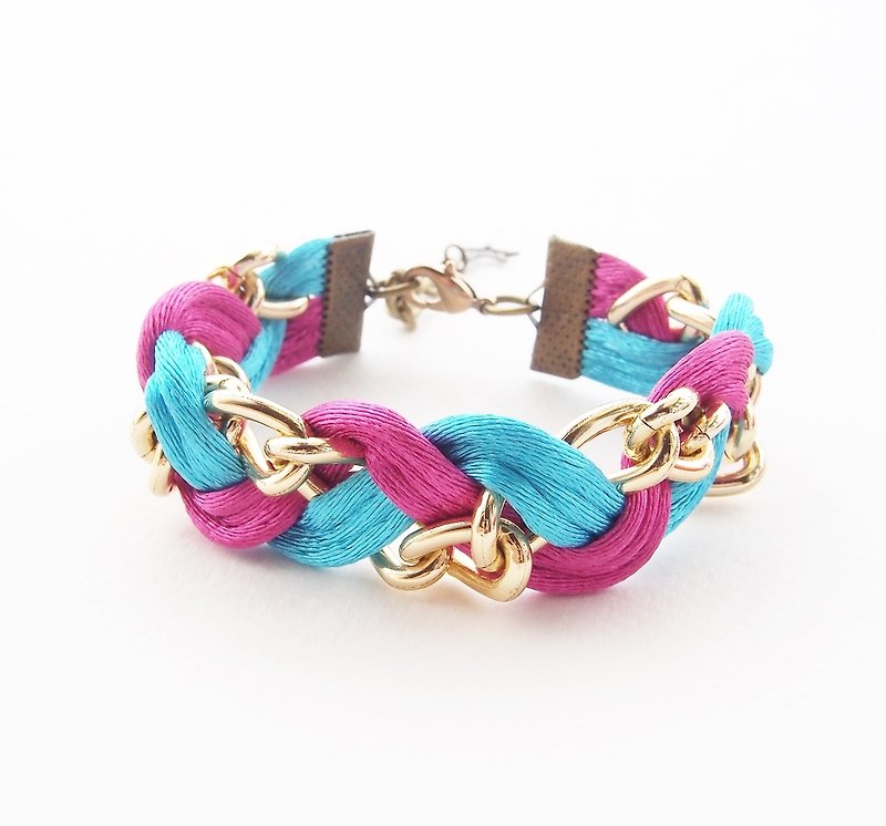 Blue and Fuchsia pink braided bracelet with gold chain - สร้อยข้อมือ - วัสดุอื่นๆ สีน้ำเงิน