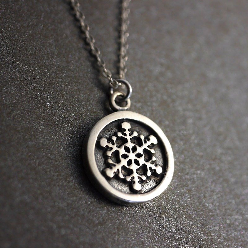 Handmade Snowflake Necklace - Custom Hand Stamped - Oxidized Sterling Silver - สร้อยคอ - เงินแท้ สีเงิน