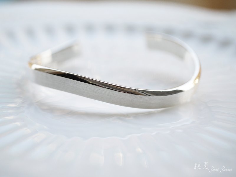 Handmade 925 sterling silver [micro-wide version neutral oval open C-shaped bracelet] Never give up - สร้อยข้อมือ - เงินแท้ สีเงิน