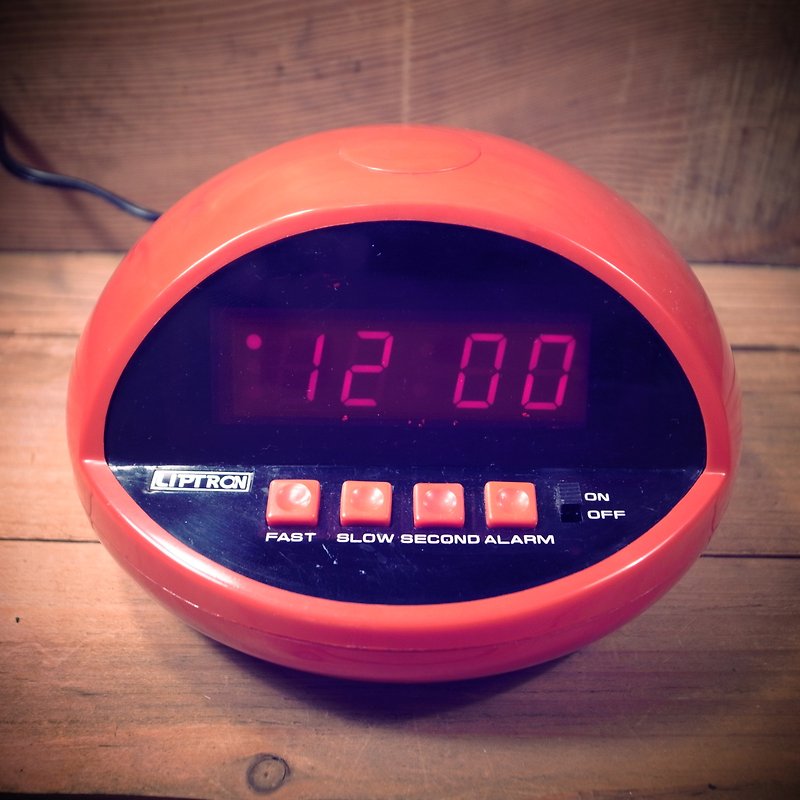 Old bones early red digital alarm clock space age pop style VINTAGE RETRO - Clocks - Plastic Red
