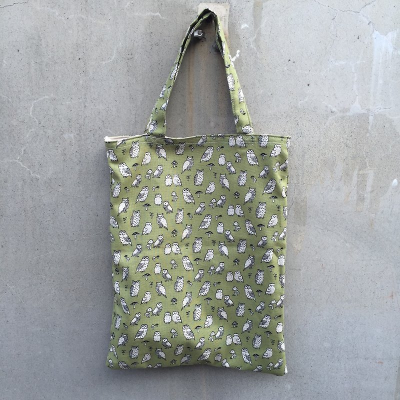 フクロウと小さなキノコ長方形の袋（緑茶色） - トート・ハンドバッグ - その他の素材 グリーン