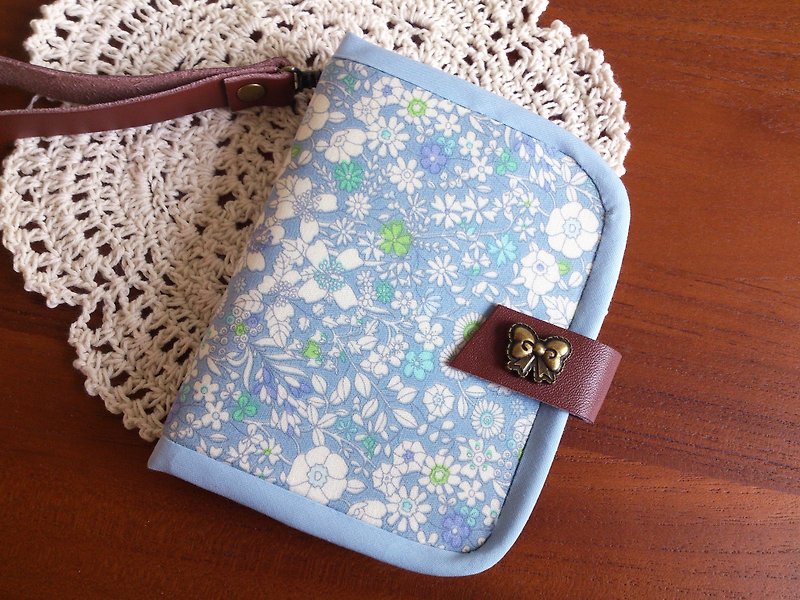 Chomii. Short Wallet Floral Blue Limited - กระเป๋าสตางค์ - วัสดุอื่นๆ สีน้ำเงิน
