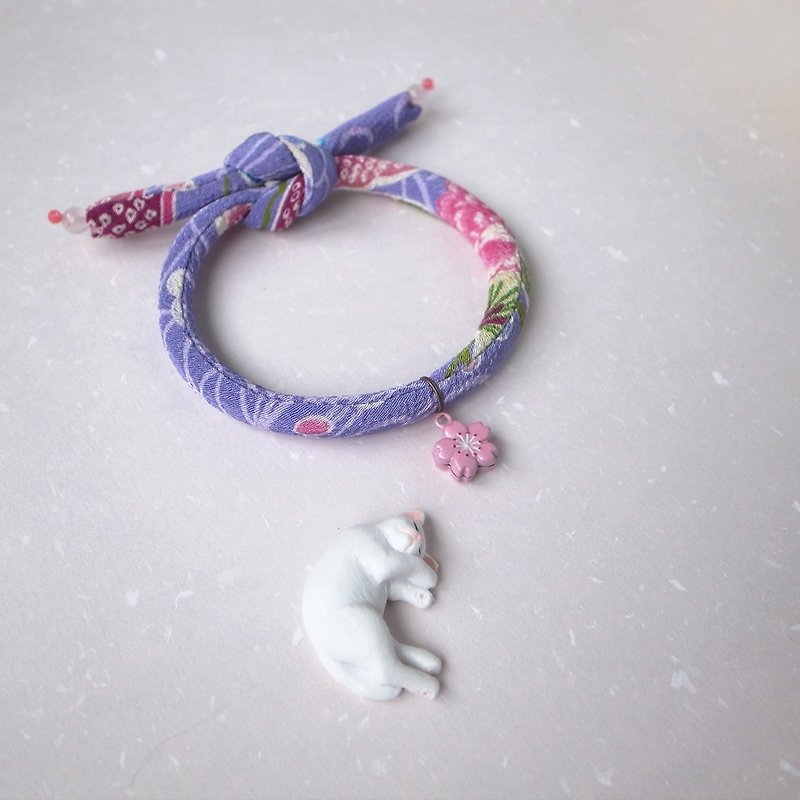 日本犬猫と布首輪首輪（一結び式）--パープル＋ピンクの桜鈴 - 首輪・リード - シルク・絹 パープル