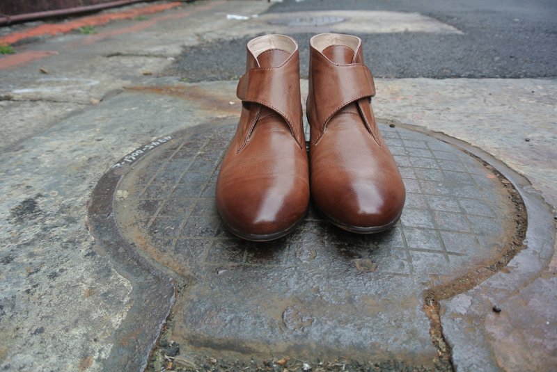 # 911 # Dialogue between bare skin and texture Booties / Cappuccino - Women's Booties - Genuine Leather Brown