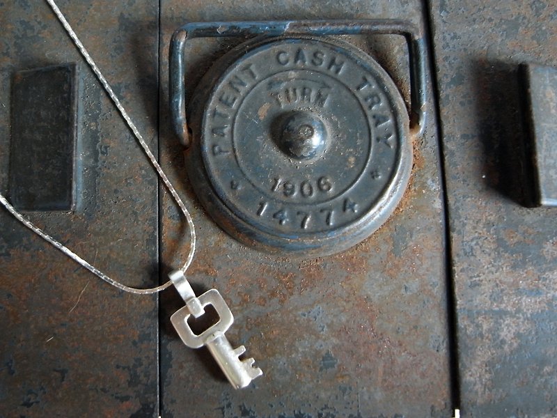 古董鑰匙 . Key | 純銀項鍊墜子 | 含18吋銀鍊 | C款 - 項鍊 - 銀 灰色
