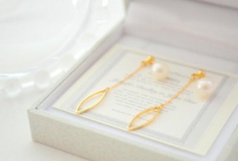 橄欖型墜飾珍珠耳環 - 耳環/耳夾 - 其他金屬 金色