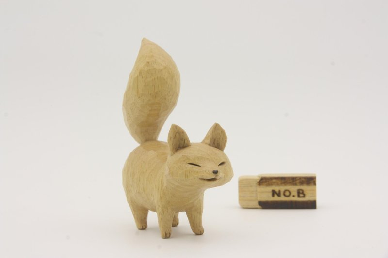 Department of Small Animal Healing carvings _ B_ wood color small fox _Fox (hand-carved wood) - Other - Wood Gold