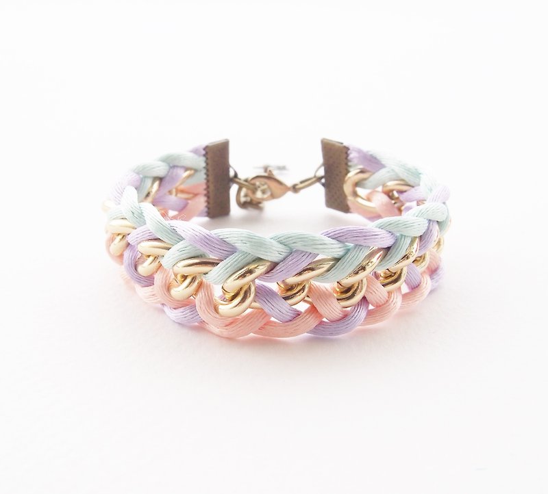 Pastel braided bracelet with gold chain - สร้อยข้อมือ - วัสดุอื่นๆ หลากหลายสี