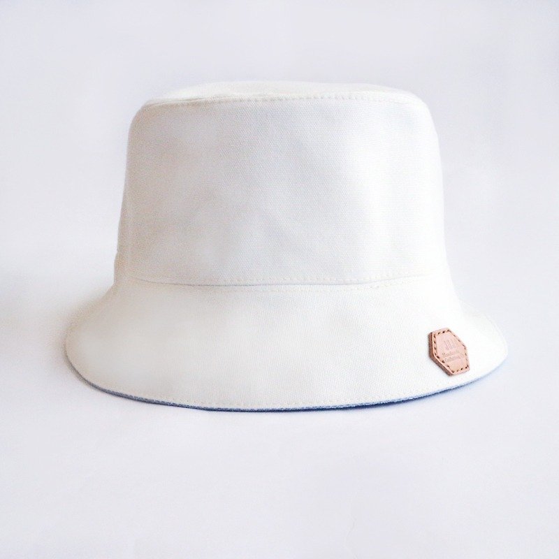 JOJA│ 淺藍 x 白 雙面漁夫帽 現貨/訂製 - 帽子 - 其他材質 白色