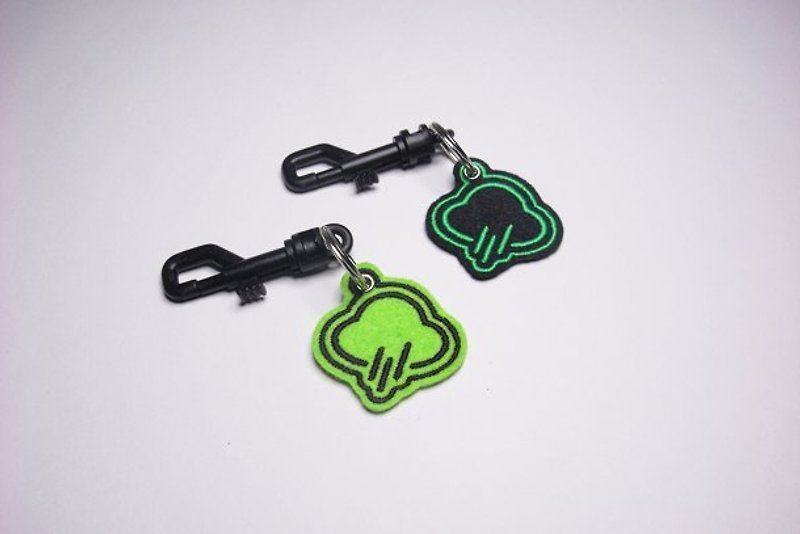 鹿星球 貼布電繡鑰匙圈 - 吊飾 - 繡線 綠色