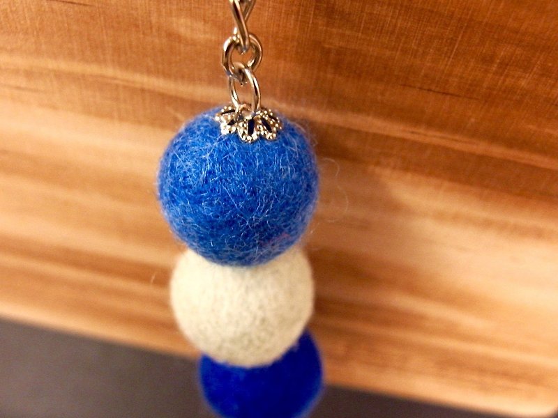 Acorn wool felt ball keyring - ที่ห้อยกุญแจ - ขนแกะ สีน้ำเงิน