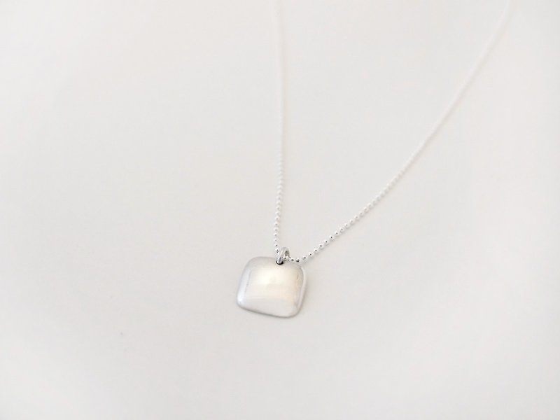Charlene sterling silver hand-made -*elegant arc square pendant necklace - small* - สร้อยคอทรง Collar - โลหะ สีเทา