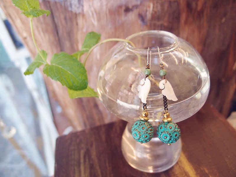 "DODOWU jewelry hand-made light" [holiday] wind ※ turquoise earrings ear anti-allergy / cramping can be changed - ต่างหู - วัสดุอื่นๆ สีน้ำเงิน