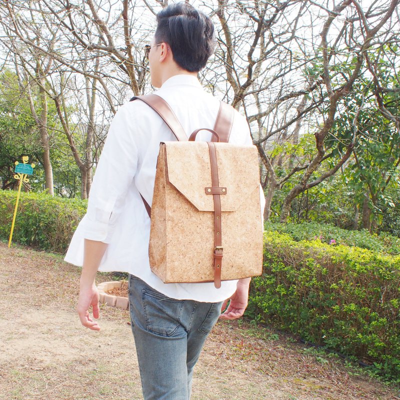 Pine Softwood real water after flip backpack / backpacks / bags / bag / retro style backpack - กระเป๋าเป้สะพายหลัง - วัสดุอื่นๆ สีทอง