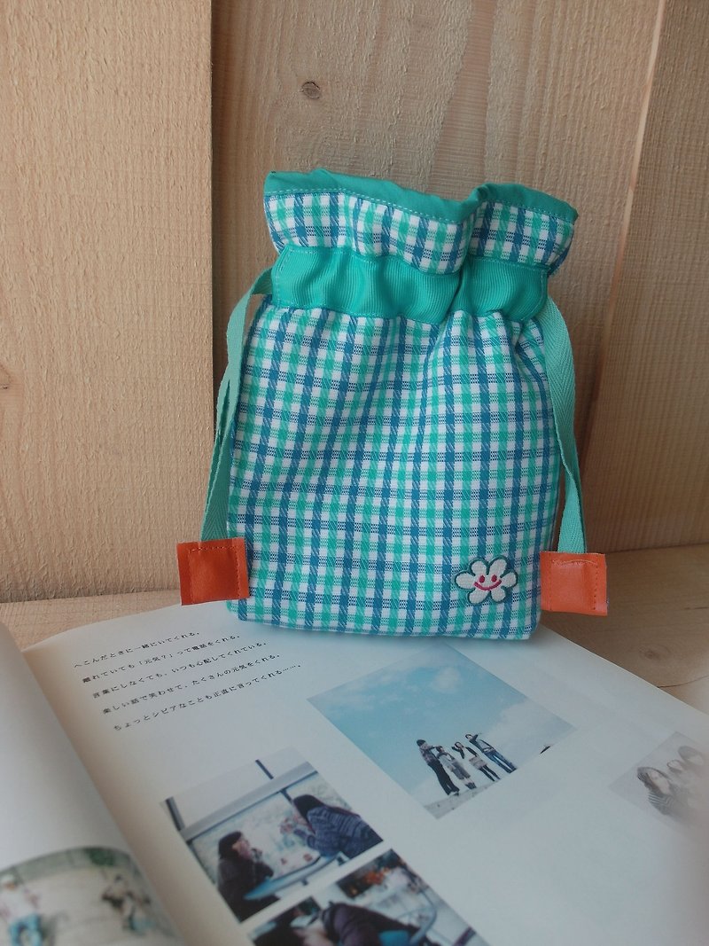 HiDots marshmallow beam port Polaroid camera bag (blue-green clouds Plaid *) - Toiletry Bags & Pouches - Other Materials Blue