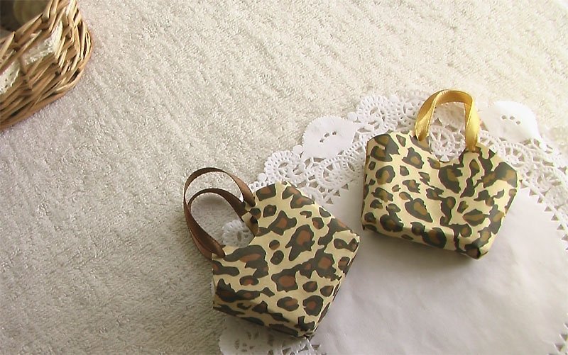 Leopard print tote bag feel packaging. 8 Handmade Soap Gifts~Wedding Small Items Christmas Exchange New Year Gifts - อื่นๆ - พืช/ดอกไม้ สีกากี