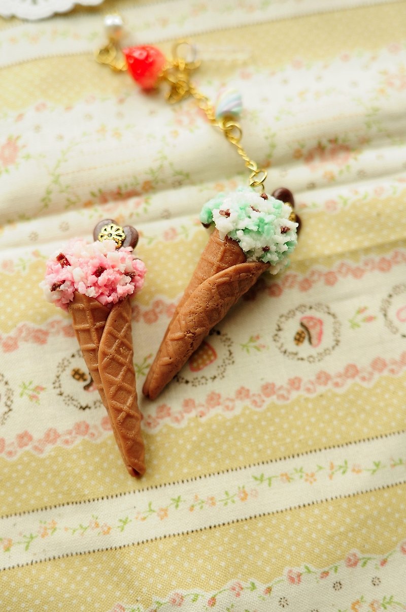 夏日捧花甜筒冰淇淋-梅子巧克力&薄荷巧克力/兩種口味 - 鑰匙圈/鑰匙包 - 黏土 橘色