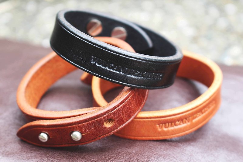 หนังแท้ สร้อยข้อมือ สีนำ้ตาล - [VULCAN Bracelet leather bracelet in pairs with two discounts] Graduation gift embossing