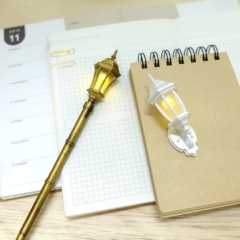 Gift exchange-Starlight Partner Group Warm Wall Lamp Hook (Pearl White) + Classic Street Lamp Pen (Classical Gold) - Other Writing Utensils - Plastic 