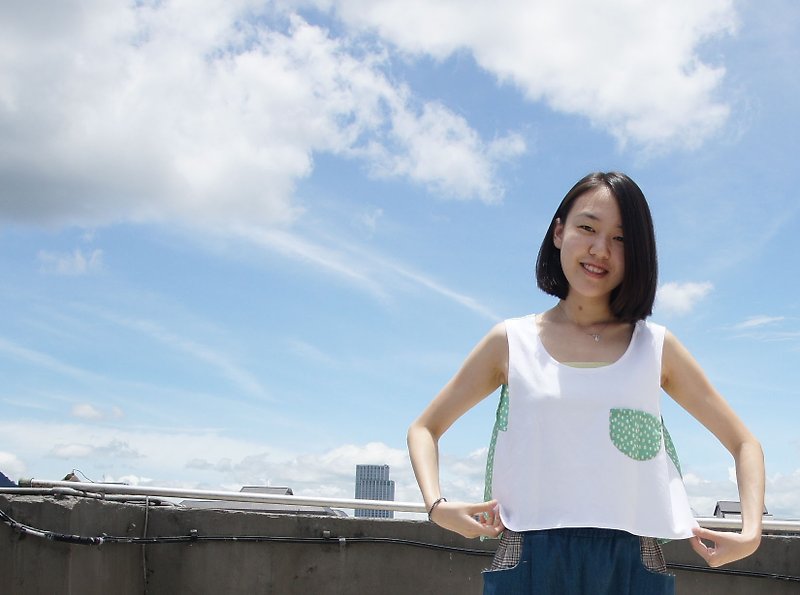oo綠點點背心小罩衫oo（剩最後一件現貨） - Women's T-Shirts - Other Materials Green