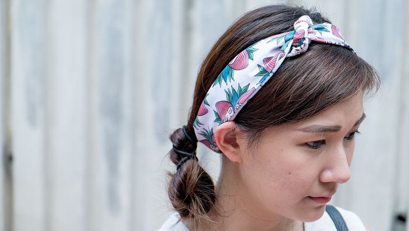 TMY 大方巾_ 4個女仔1朵花系列 - 絲巾 - 其他材質 粉紅色