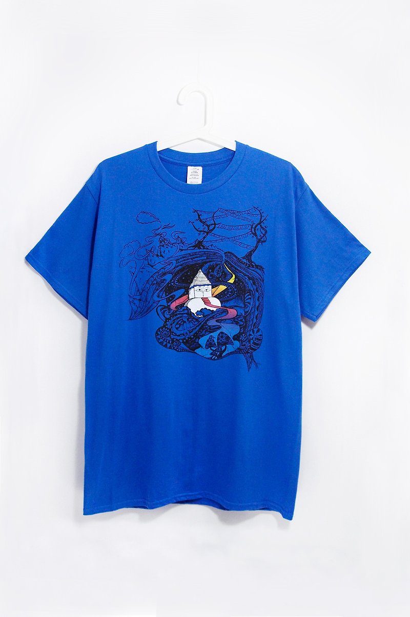 メンズ フィット コットン イラストレーター Tシャツ / ネパールの雪山を走るトラベルTシャツ（ロイヤルブルー） - Tシャツ メンズ - コットン・麻 ブルー