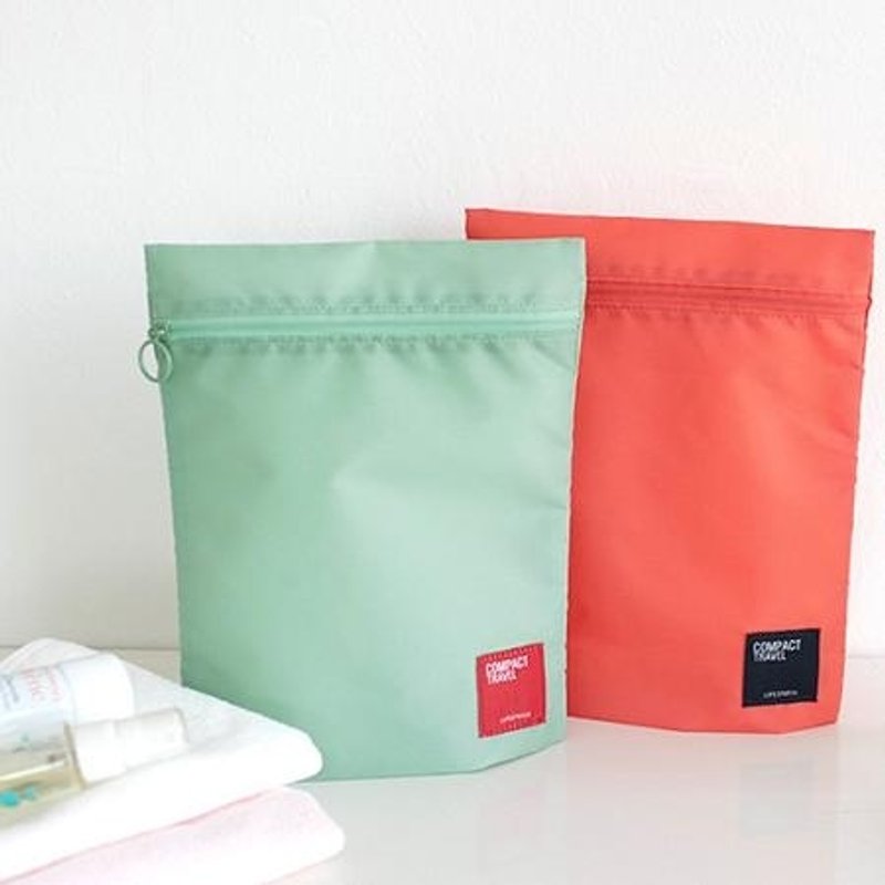 Dessin- small journey and lightweight universal pouch M- mint green, LWK91371 - กระเป๋าเครื่องสำอาง - วัสดุอื่นๆ สีเขียว